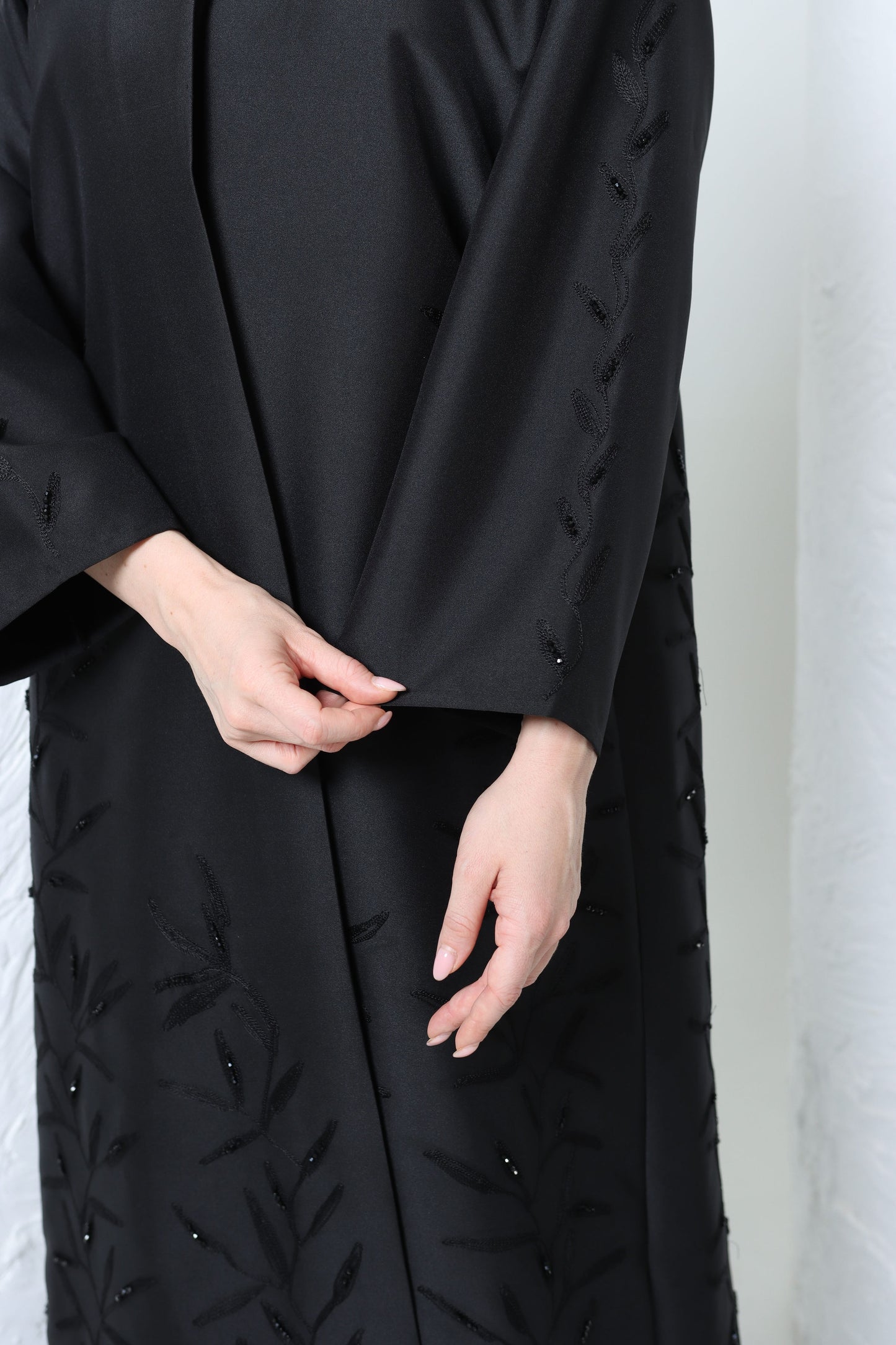 Sandy's Edition Boutique Dubai style Luxury black abaya