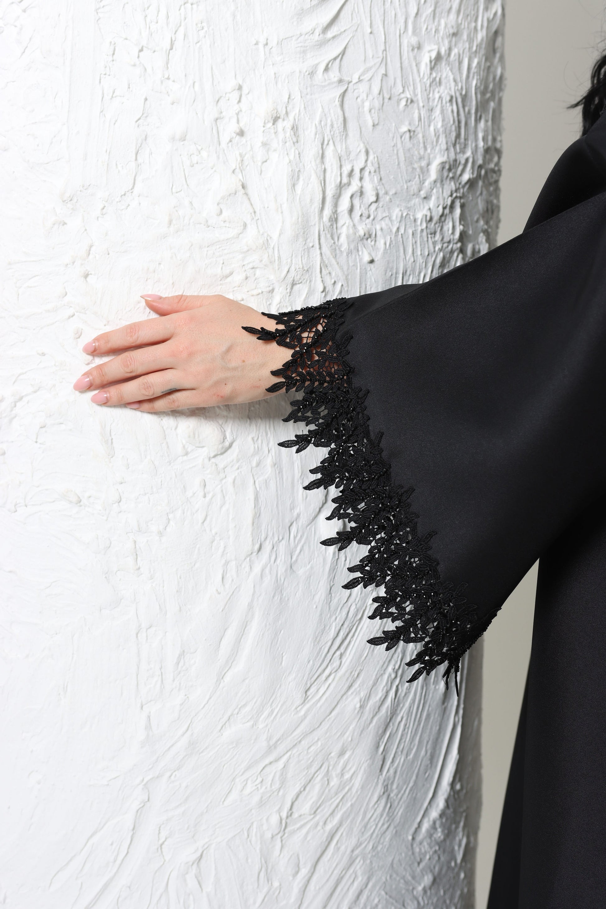 Sandy's Edition Boutique Dubai style Luxury black abaya